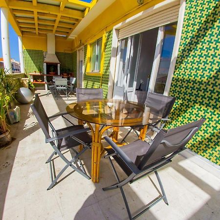 Lar Dois Coracoes Hostel Alges Ngoại thất bức ảnh