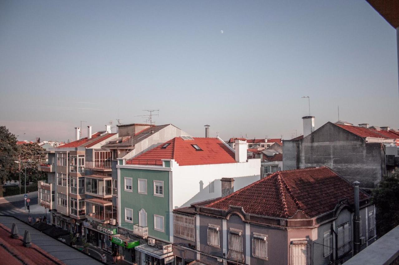 Lar Dois Coracoes Hostel Alges Ngoại thất bức ảnh