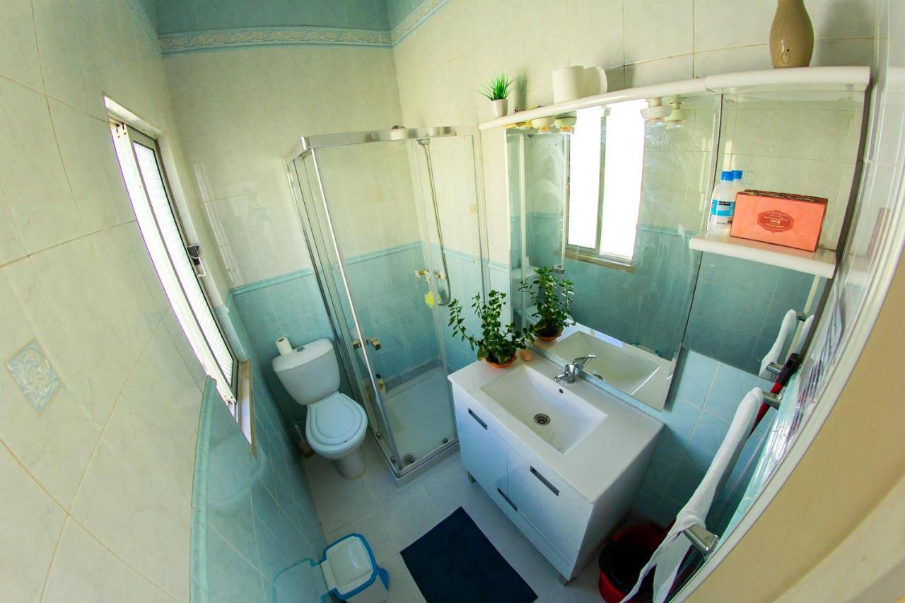 Lar Dois Coracoes Hostel Alges Ngoại thất bức ảnh