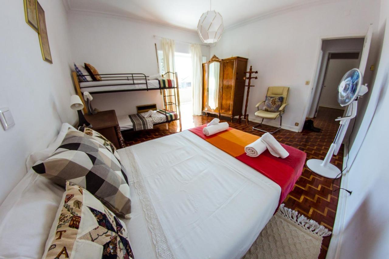 Lar Dois Coracoes Hostel Alges Ngoại thất bức ảnh