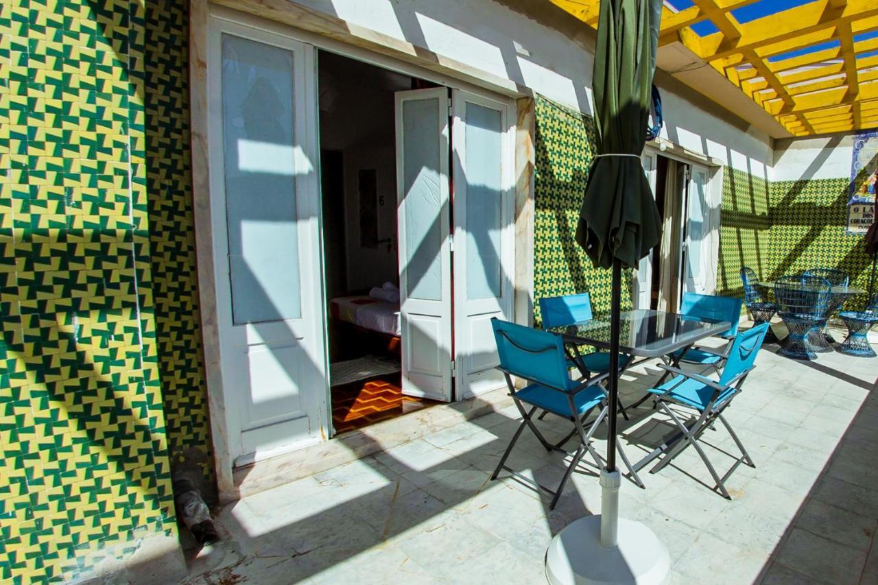 Lar Dois Coracoes Hostel Alges Ngoại thất bức ảnh