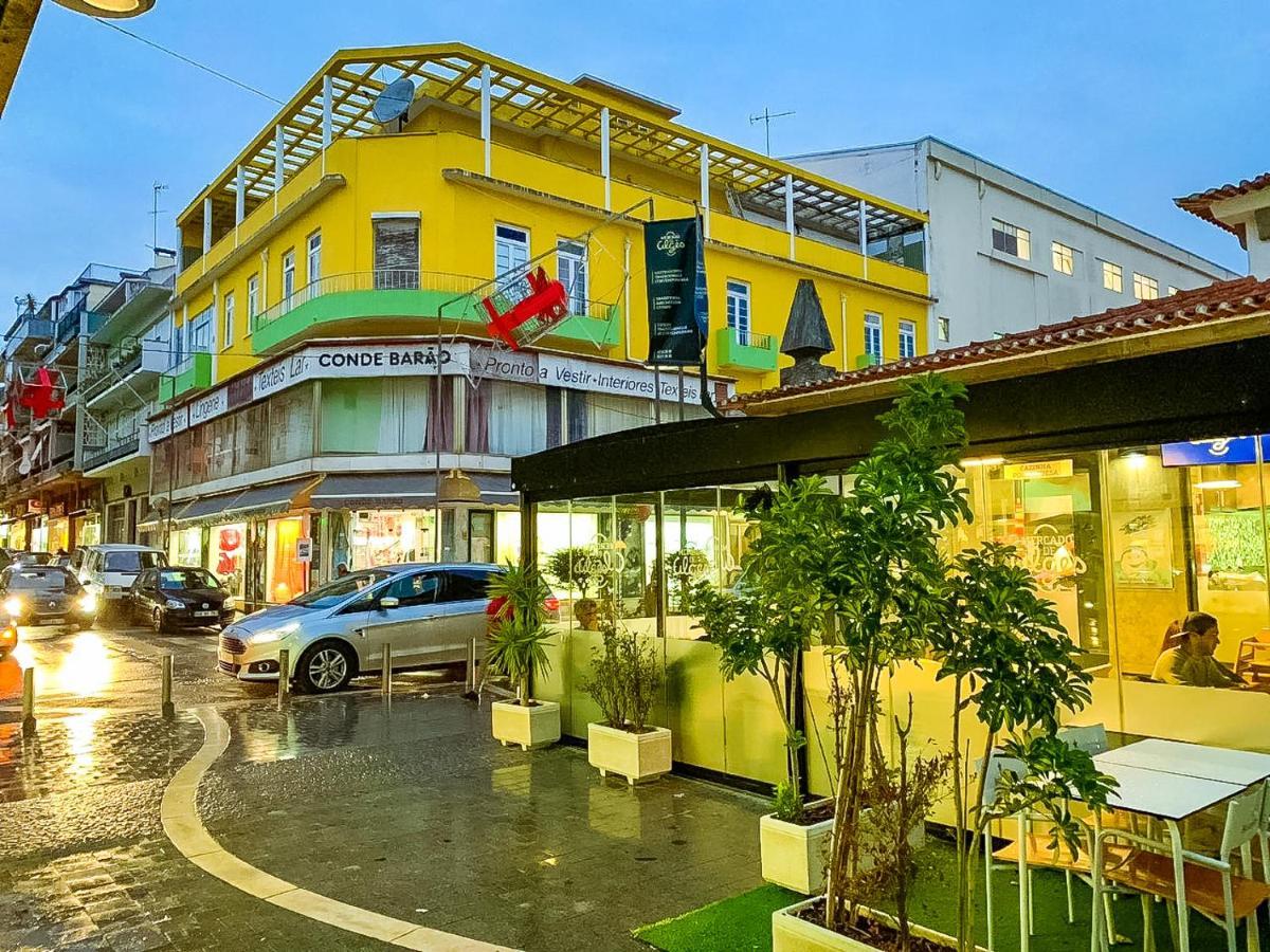 Lar Dois Coracoes Hostel Alges Ngoại thất bức ảnh